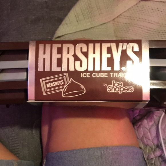 Hershey ice cube tray by ice shaper - Picture 2 of 5